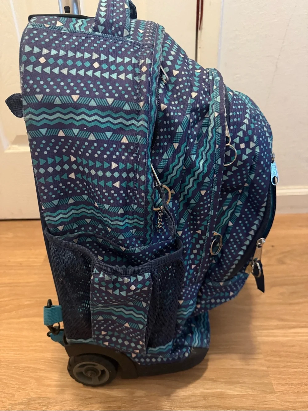 Jansport shows signs